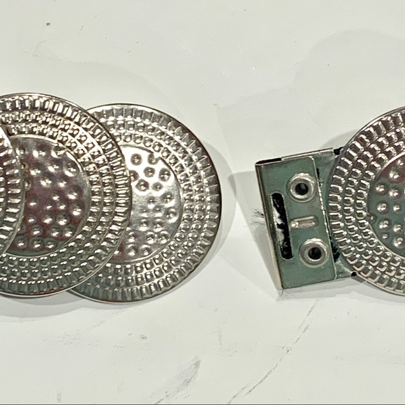 Silver‎ Coin Stretch Belt - Picture 3 of 4